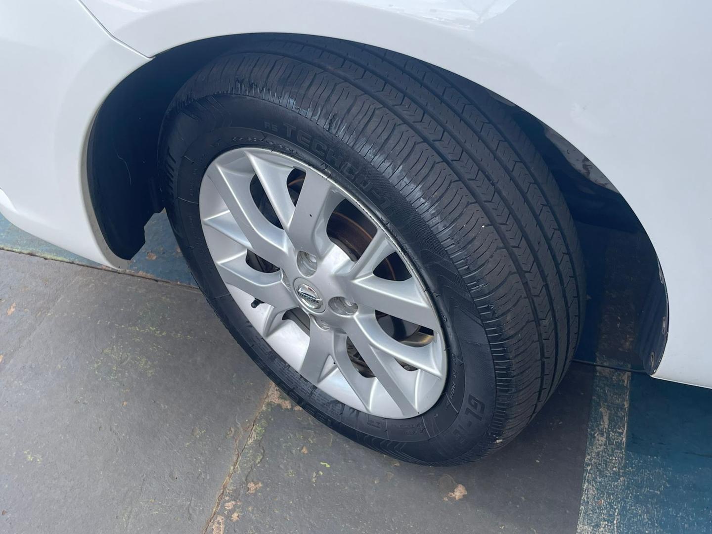 NISSAN Versa SV 1.6 16v 2019 - miniatura 10