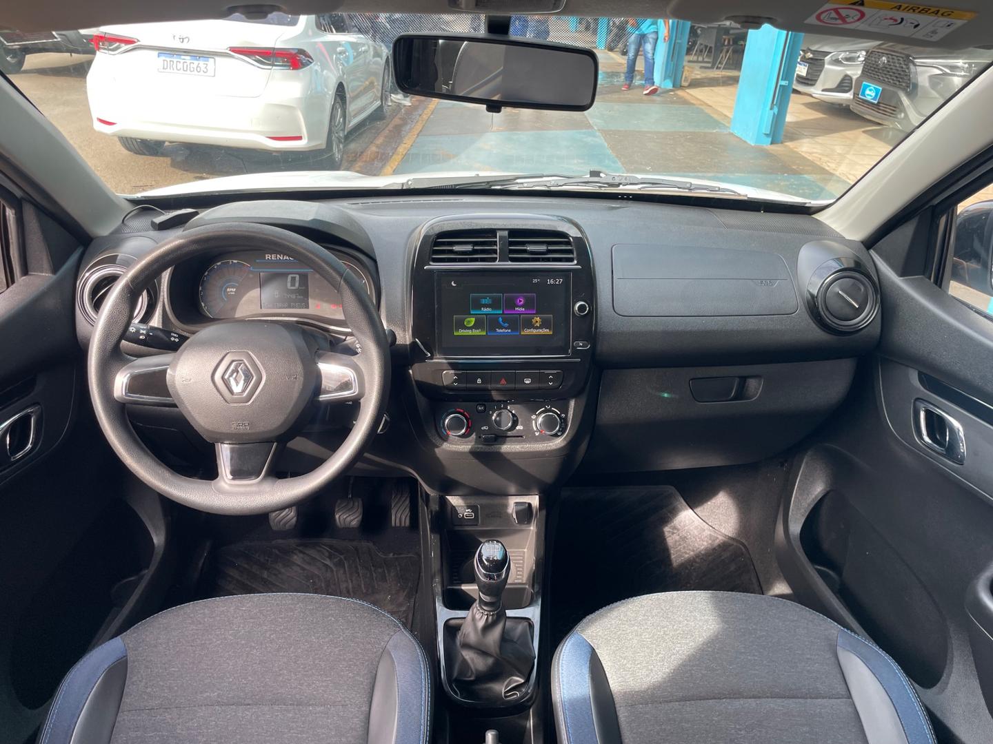 RENAULT Kwid Intense 1.0 12v 2023 - miniatura 6