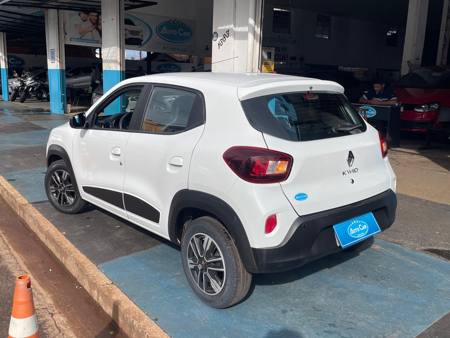 RENAULT Kwid Intense 1.0 12v 2023 - miniatura 4