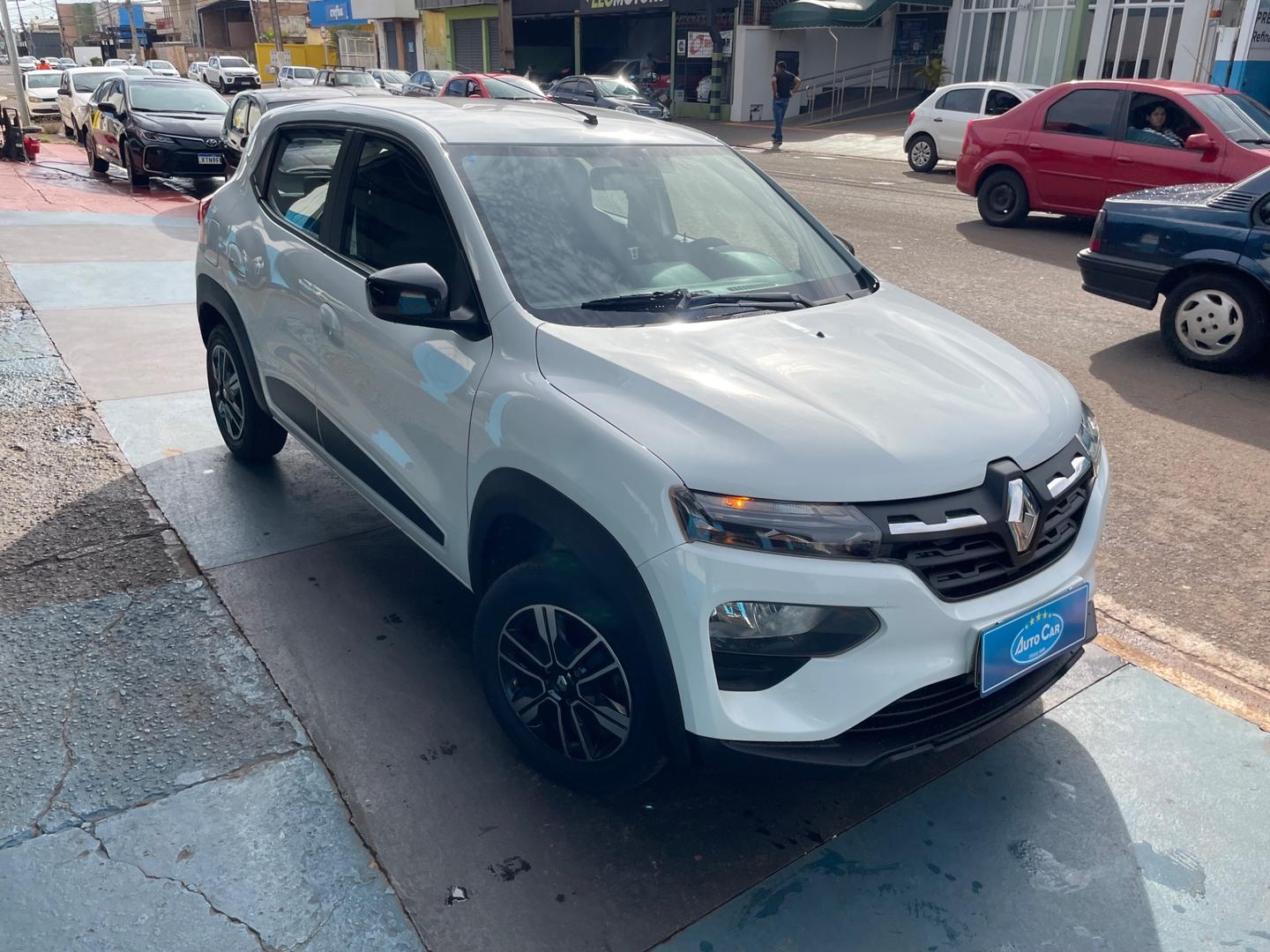 RENAULT Kwid Intense 1.0 12v 2023 - miniatura 2