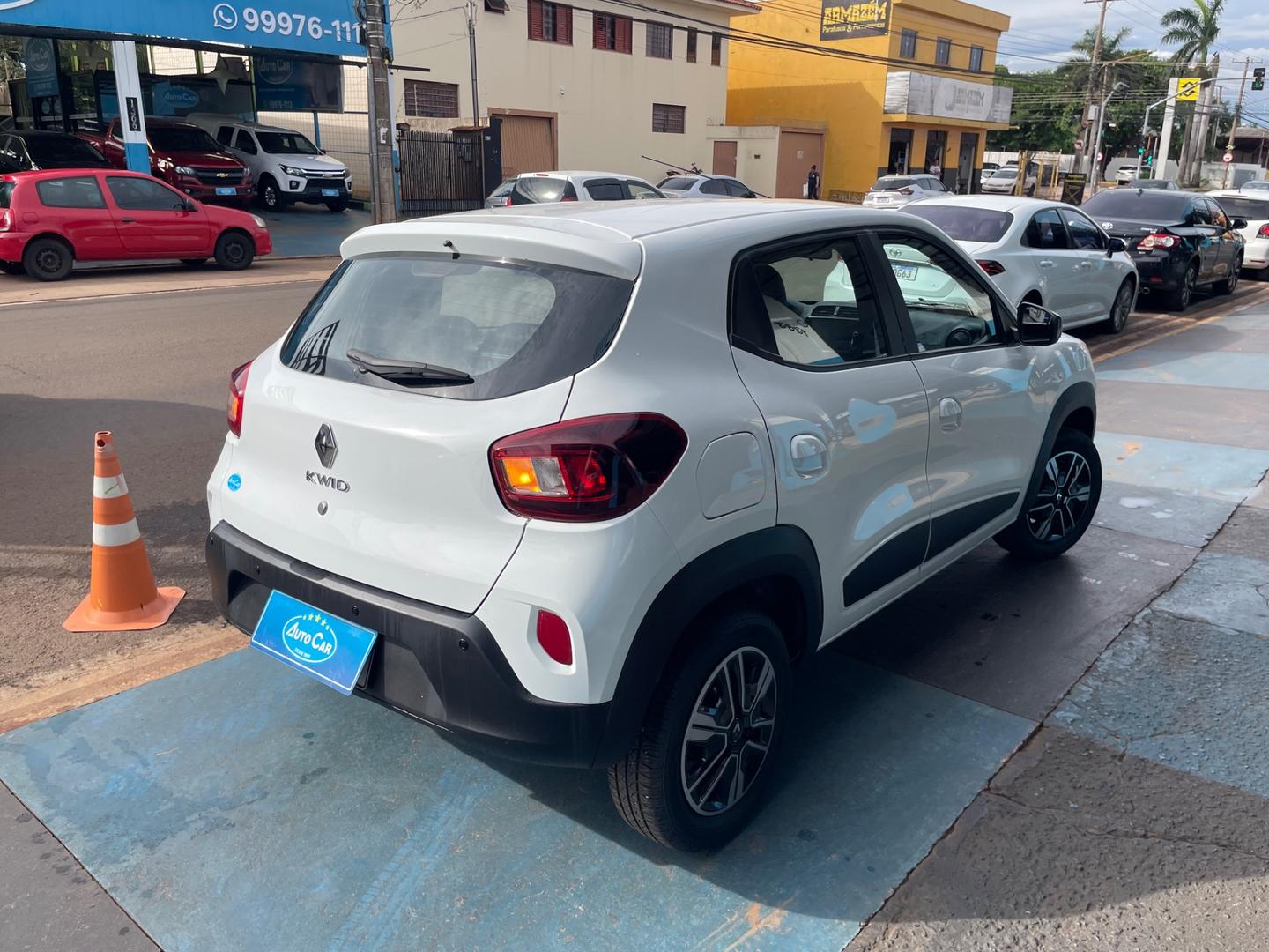 RENAULT Kwid Intense 1.0 12v 2023 - miniatura 3