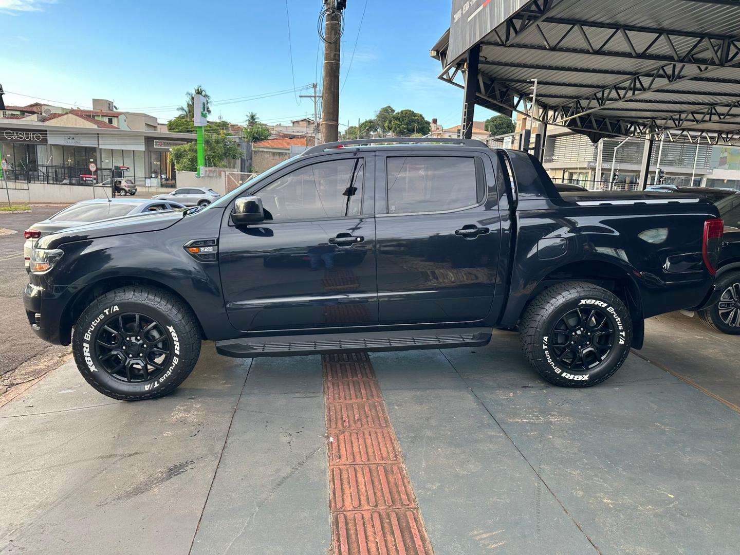 FORD Ranger Black 2.2TDCi 16v C.D. 2023 - miniatura 3