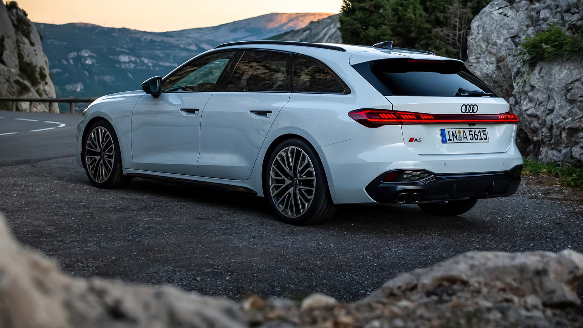 Audi A5 Avant chega ao Brasil em 2026